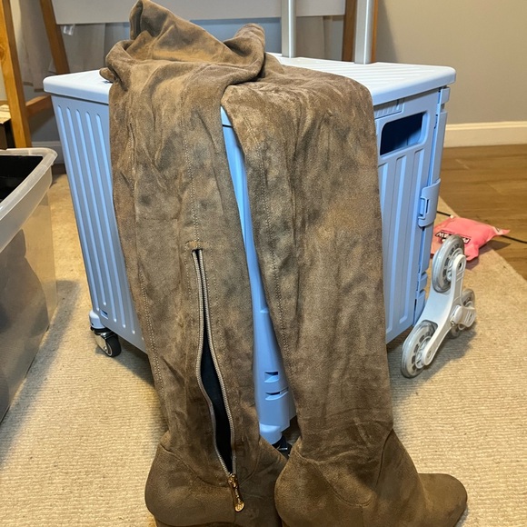 Miss Lola Thigh High Over the Knee Tan Suede Block Heel Boots size 8 - Picture 4 of 4